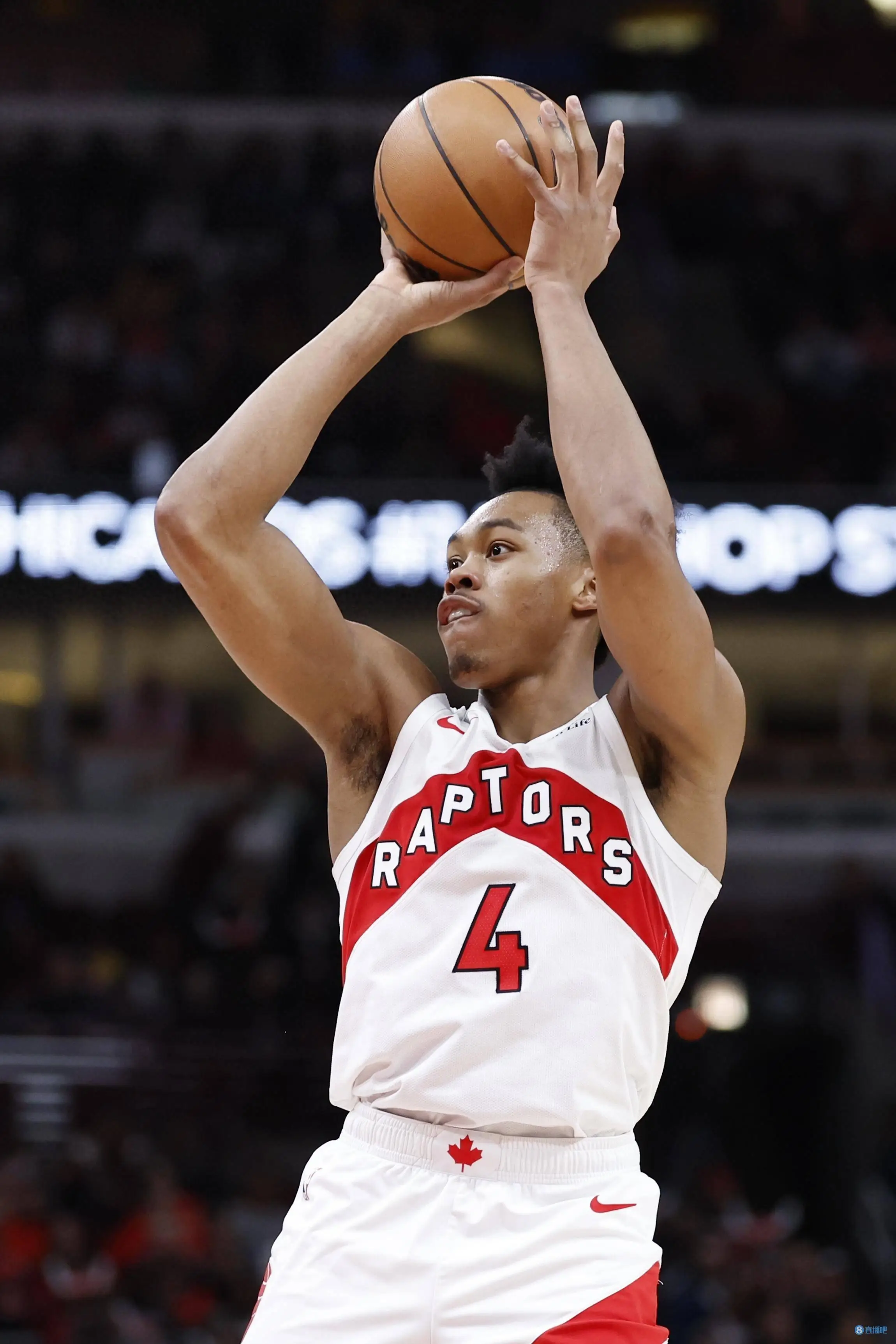 关于NBA常规赛猛龙客场126-113力克骑士巴恩斯28+10+8米切尔空砍31分的信息