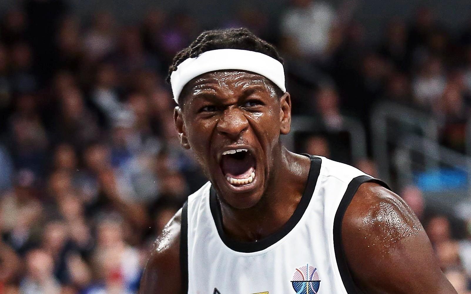 包含德国男篮欧锦赛首战大胜黑山30分施罗德小瓦格纳发挥出色的词条