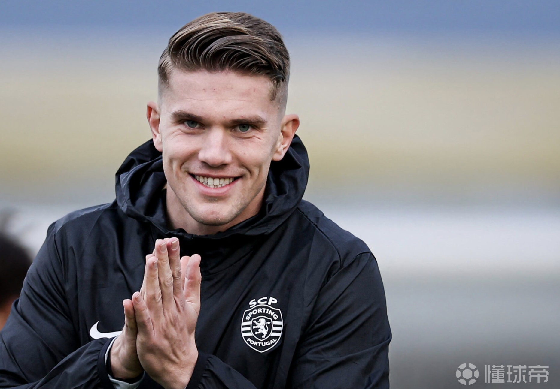 关于哲凯赖什发文告别葡萄牙体育球员正式加盟阿森纳的信息 关于哲凯赖什发文告别葡萄牙体育球员正式加盟阿森纳的信息