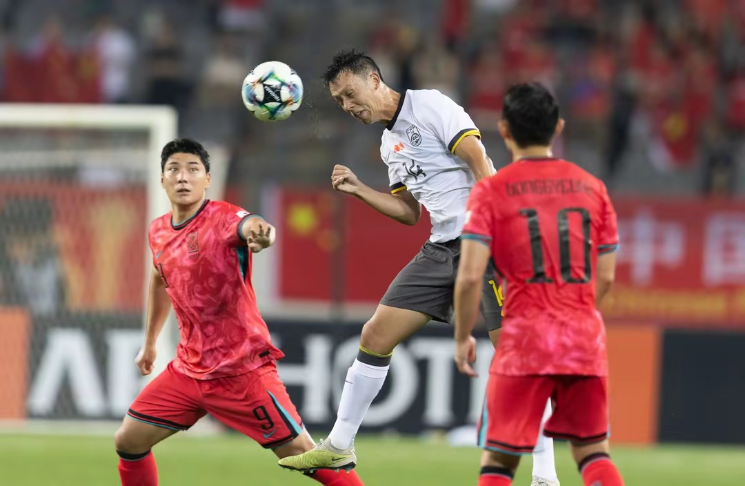 国足1-0中国香港获东亚杯季军黄政宇破门制胜的简单介绍