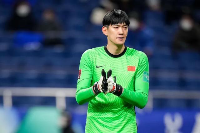 南通门将15岁时就立志当国足门将蔡天龙的偶像是中国球队中的颜骏凌的简单介绍