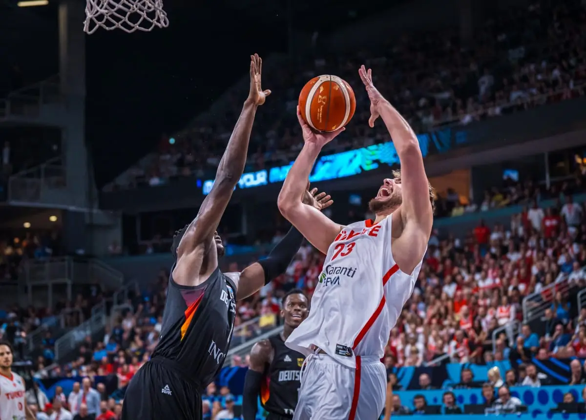 欧锦赛决赛德国男篮将战土耳其男篮谁能登顶冠军之巅？