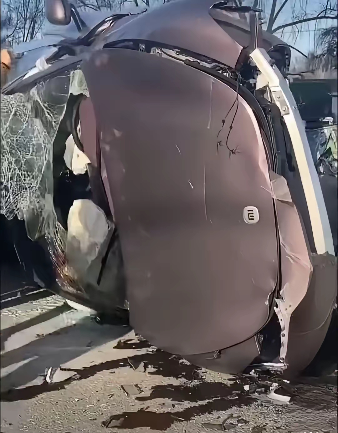 威廉姆斯兄弟透露转会压力尼科的车窗遭极端球迷砸毁的简单介绍