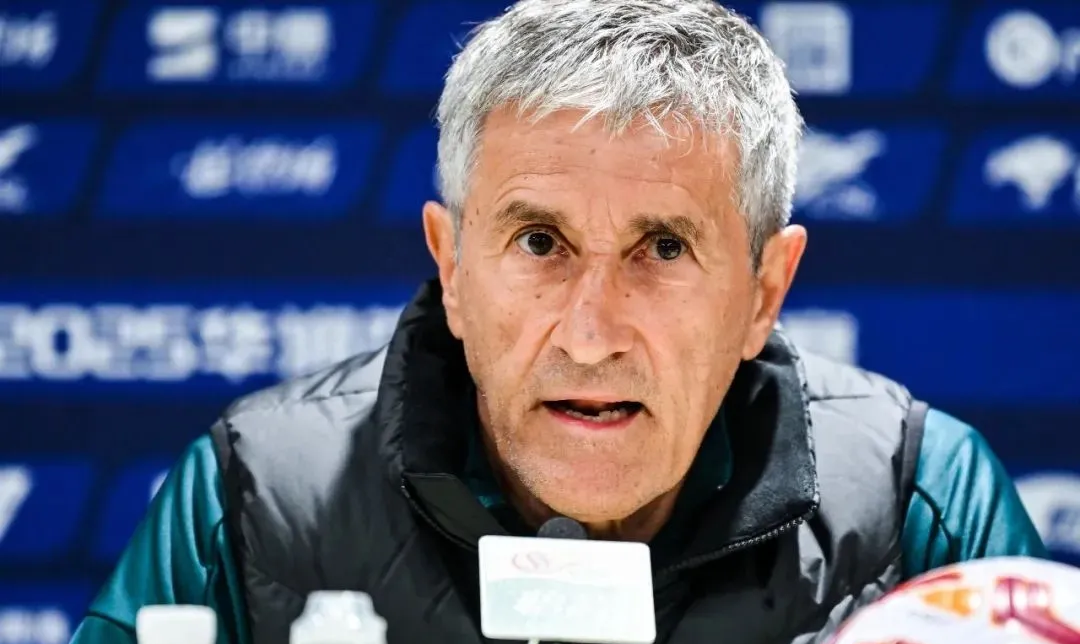 包含法布雷加斯成国米新帅人选本赛季带领升班马科莫取得意甲第10名的词条