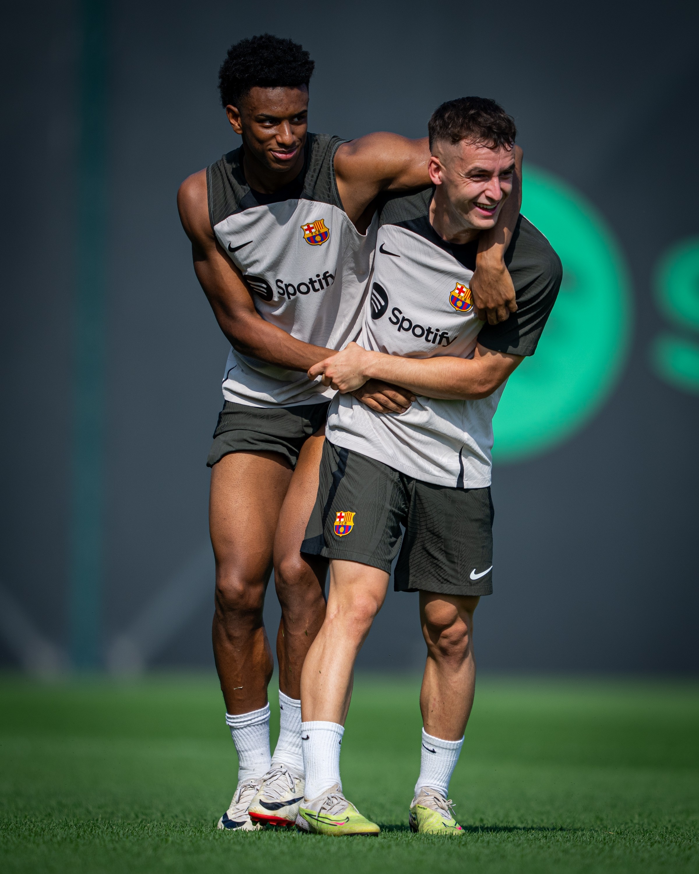 包含西篮甲:格拉纳达VS皇家马德里的词条