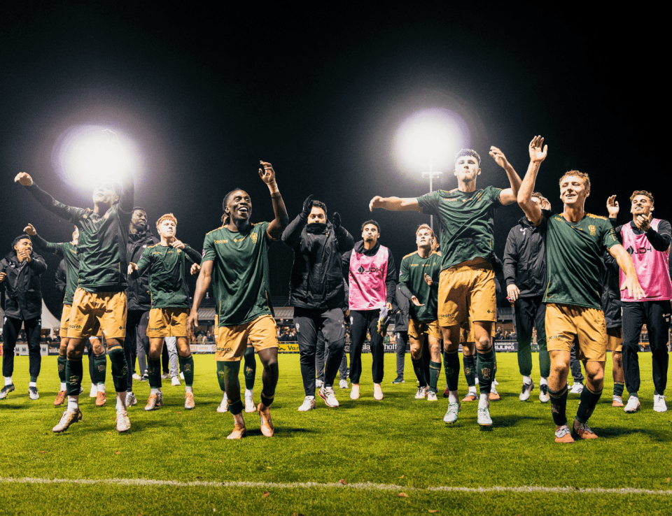 包含荷乙：赫尔蒙德VS阿贾克斯青年队的词条