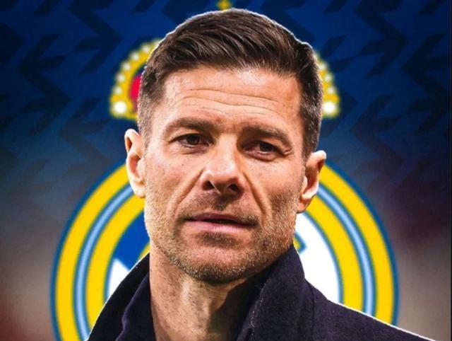 包含阿隆索正式亮相皇马此前担任勒沃库森主教练的词条