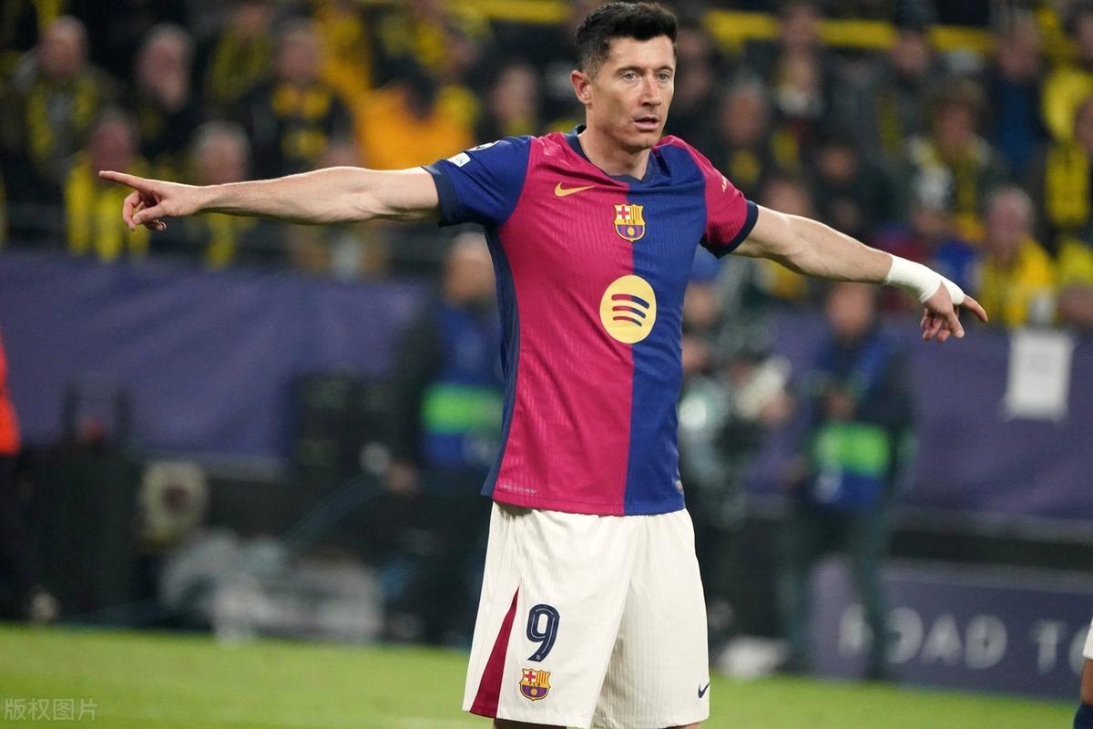 西甲塞尔塔2-4巴塞罗那莱万帽子戏法的简单介绍