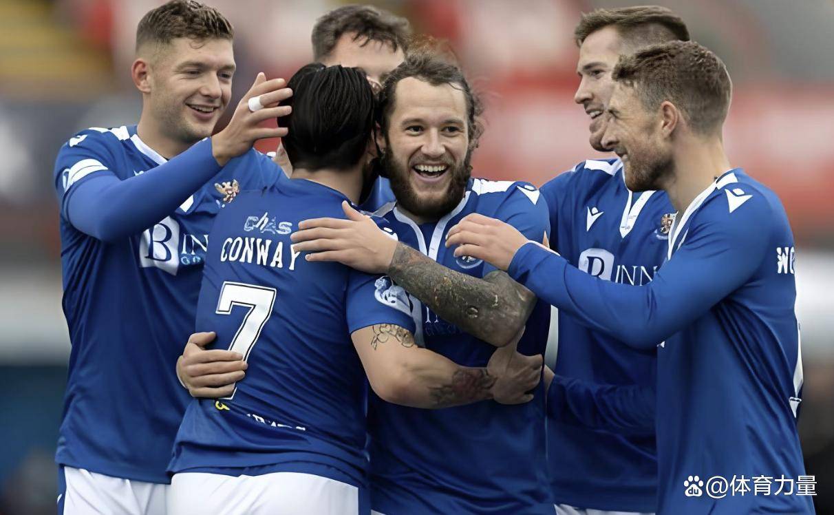 包含欧联杯格拉斯哥流浪者0-2罗马罗马终结两连败的词条