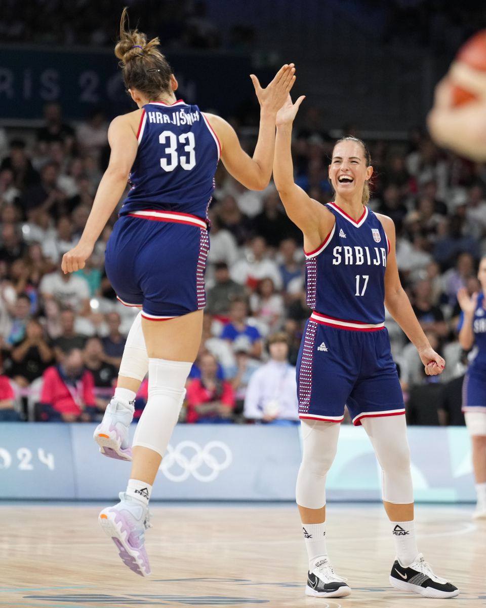 包含冰岛女超:豪卡尔女篮VS斯塔尔南女篮的词条