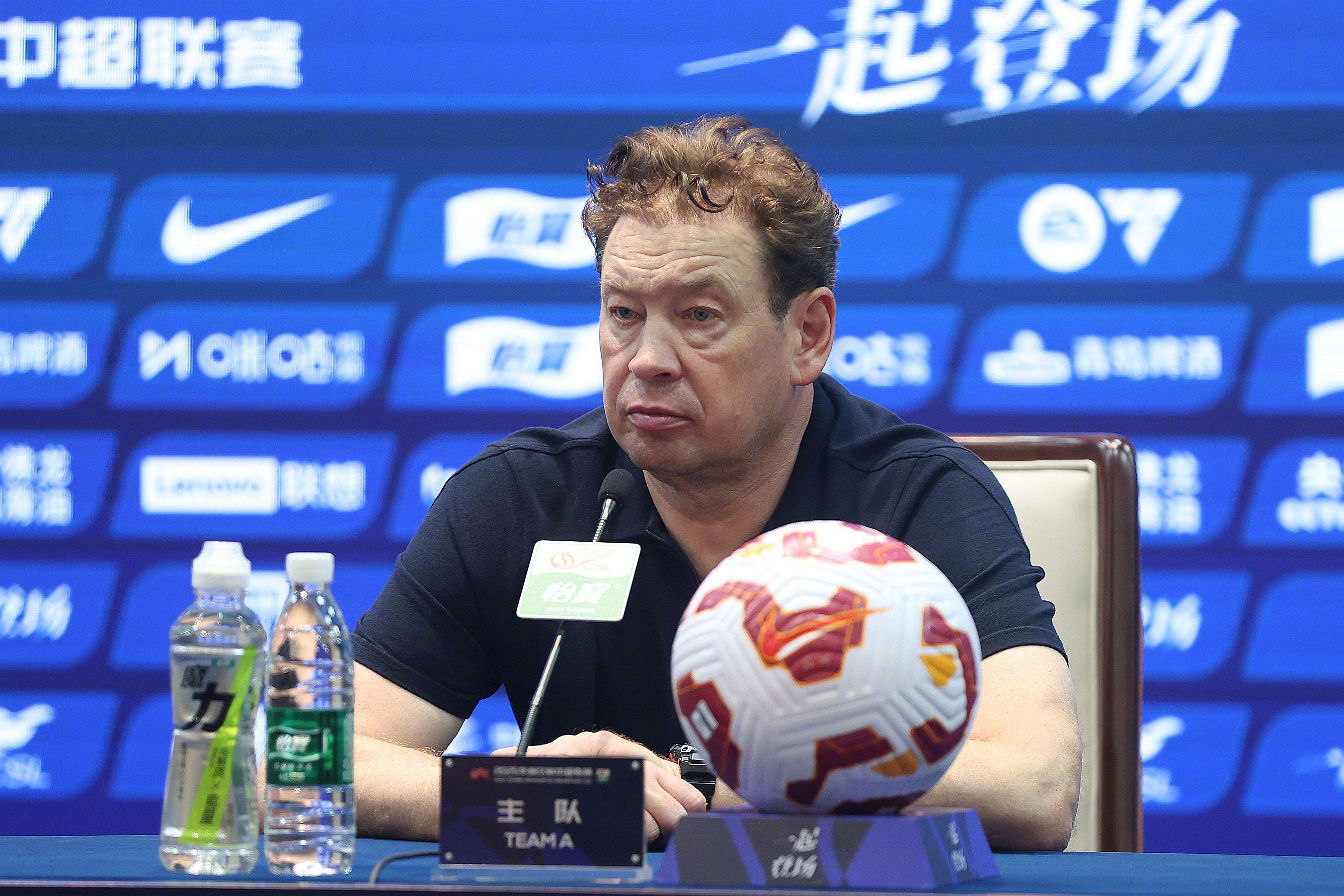 包含上海申花与斯卢茨基续约两年新合同至2027年底的词条