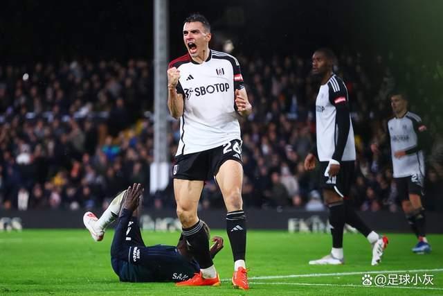 包含帕利尼亚回英超后表现出色获评全场最高分的词条