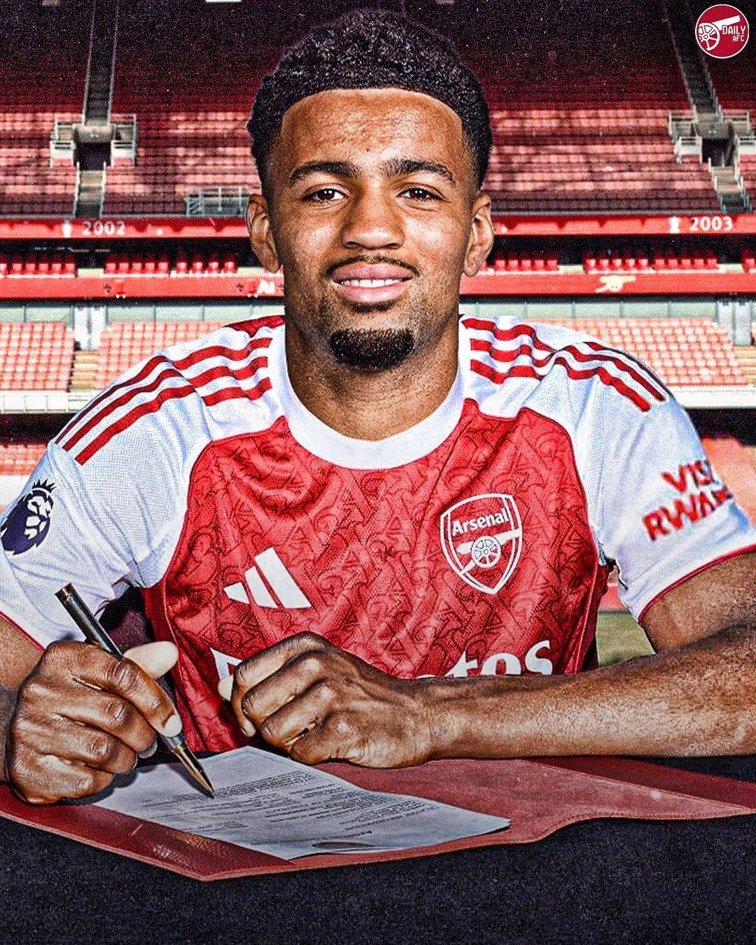 阿森纳新援哲凯赖什季前赛亮相枪手新中锋吸引关注的简单介绍 阿森纳新援哲凯赖什季前赛亮相枪手新中锋吸引关注的简单介绍