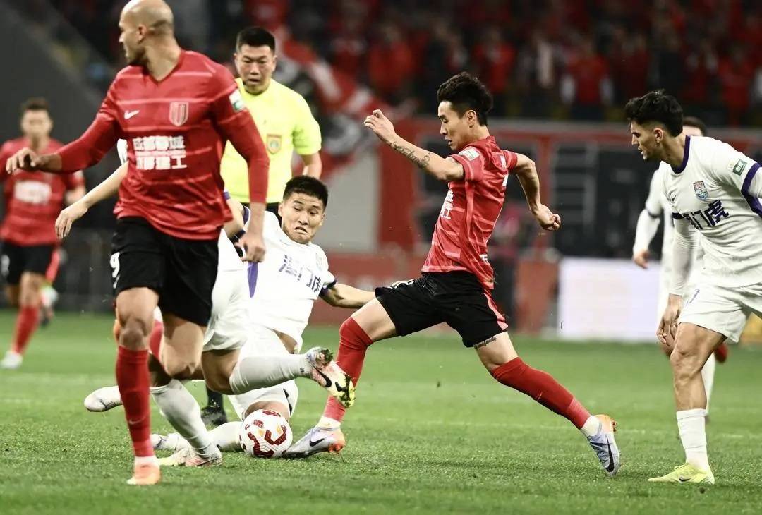 关于足协杯青岛海牛VS成都蓉城比赛预测蓉城实力占优的信息