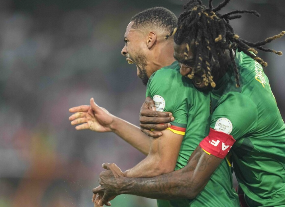 关于曼联再次接触大马丁奥纳纳和巴音迪尔面临危机的信息 关于曼联再次接触大马丁奥纳纳和巴音迪尔面临危机的信息