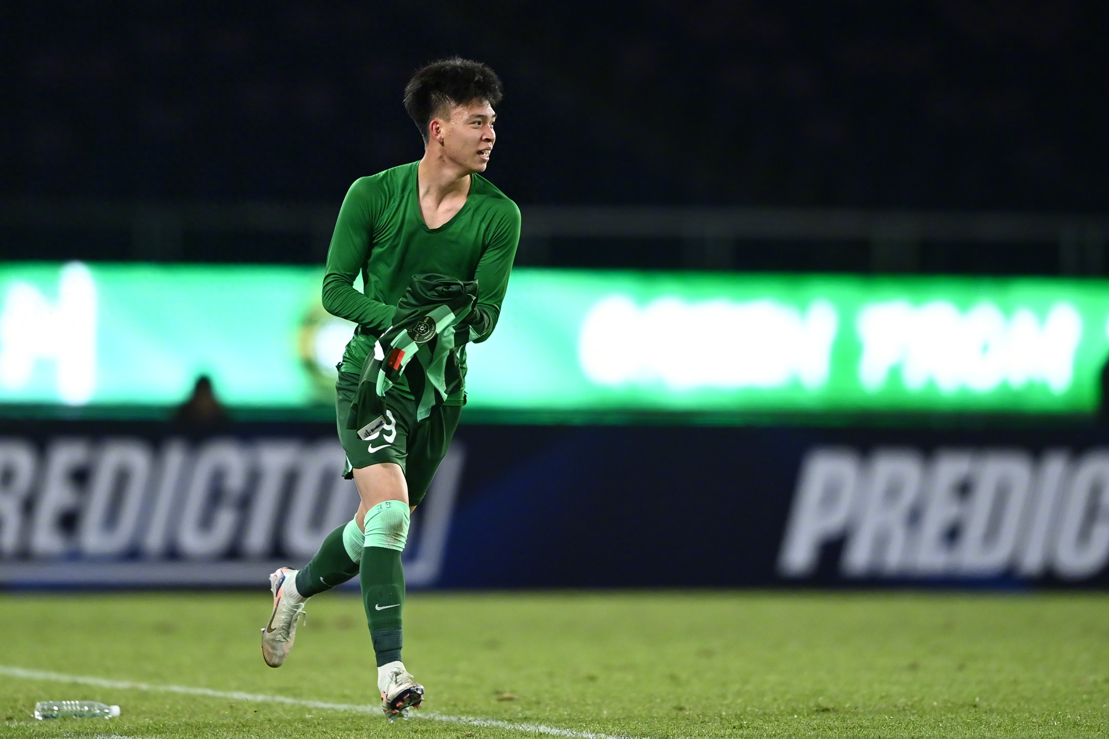 包含记者：王钰栋或缺阵下轮中超已经接受了检查的词条