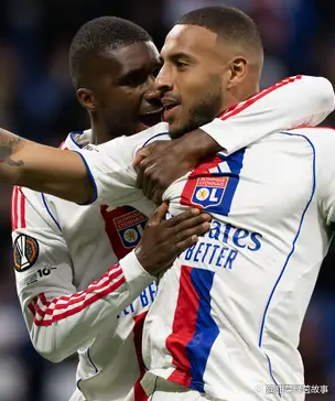 法甲:朗斯VS斯特拉斯堡 法甲:朗斯VS斯特拉斯堡