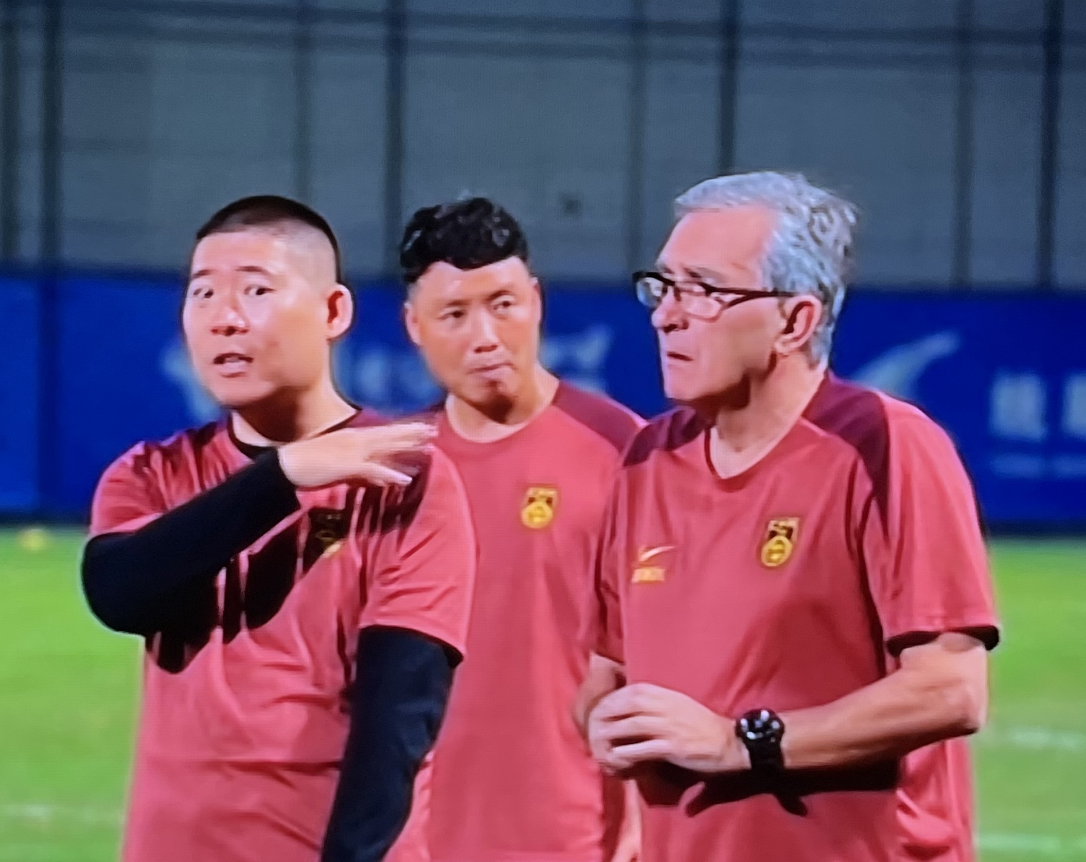 国足选帅风向突变转向本土教练 国足选帅风向突变转向本土教练