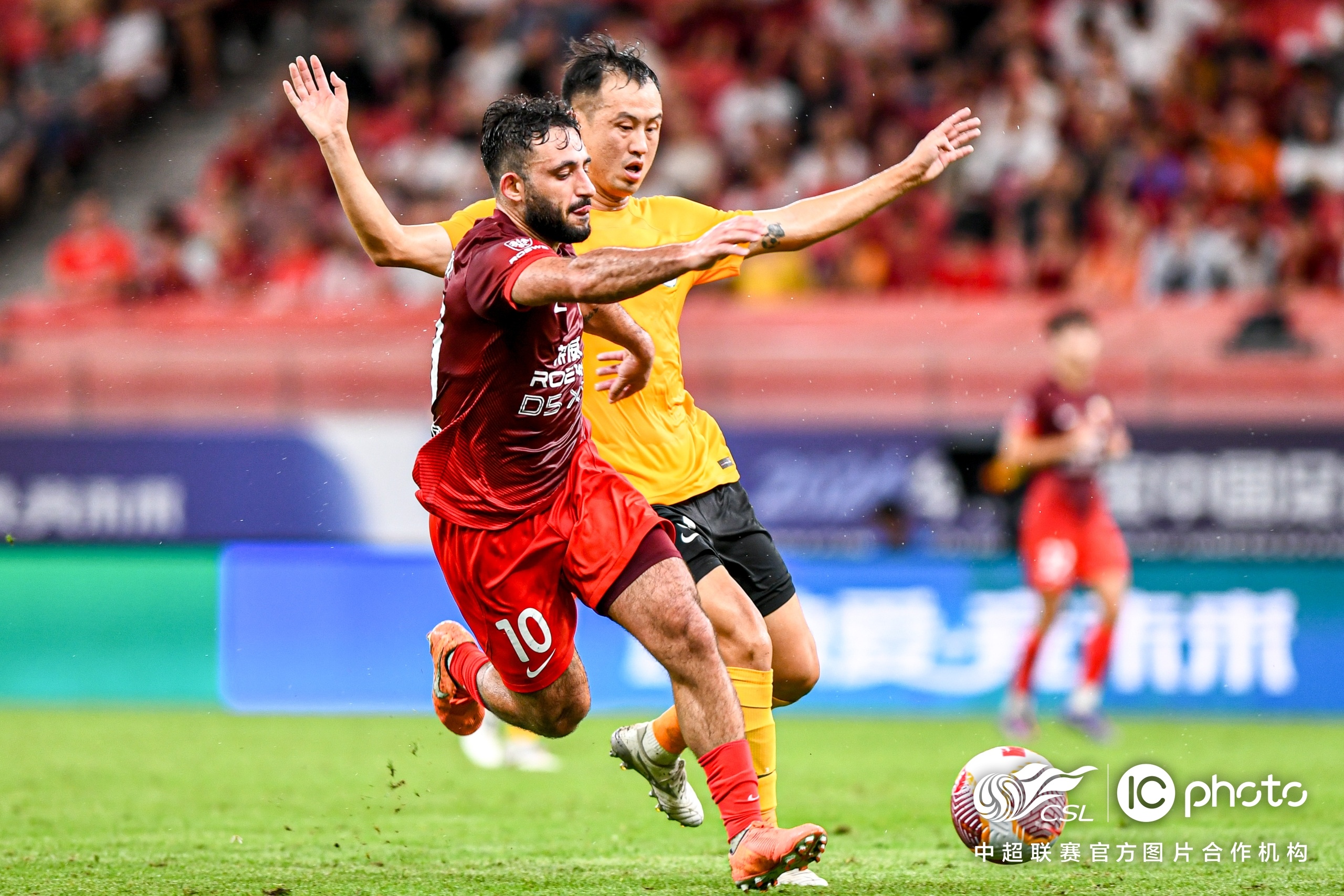 中超深圳新鹏城1-2上海海港李新翔世界波破门莱昂纳多传射建功的简单介绍