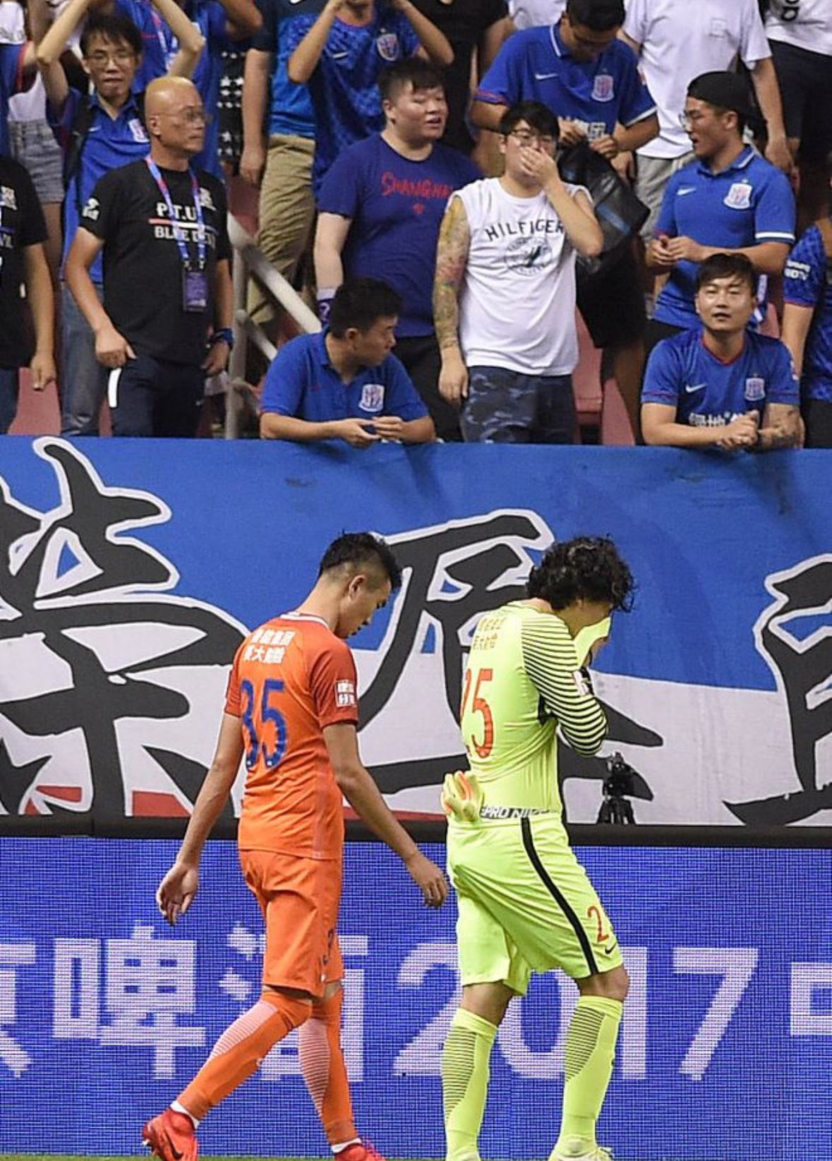 包含中超间歇期国安、海港忙“自救”两队都要面临双线作战的压力的词条