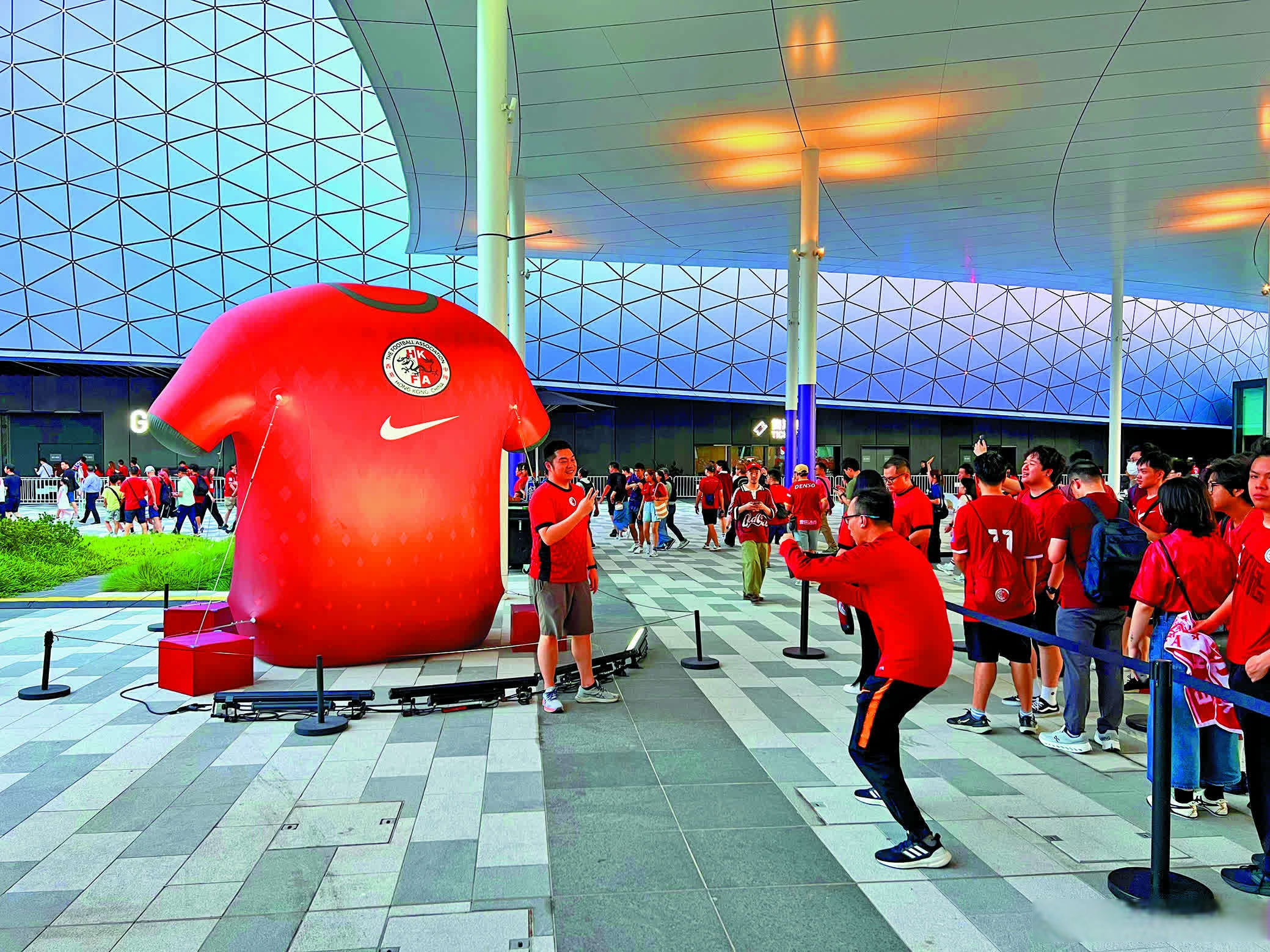 包含香港甲：至尊足球会VS深水埗体育会的词条