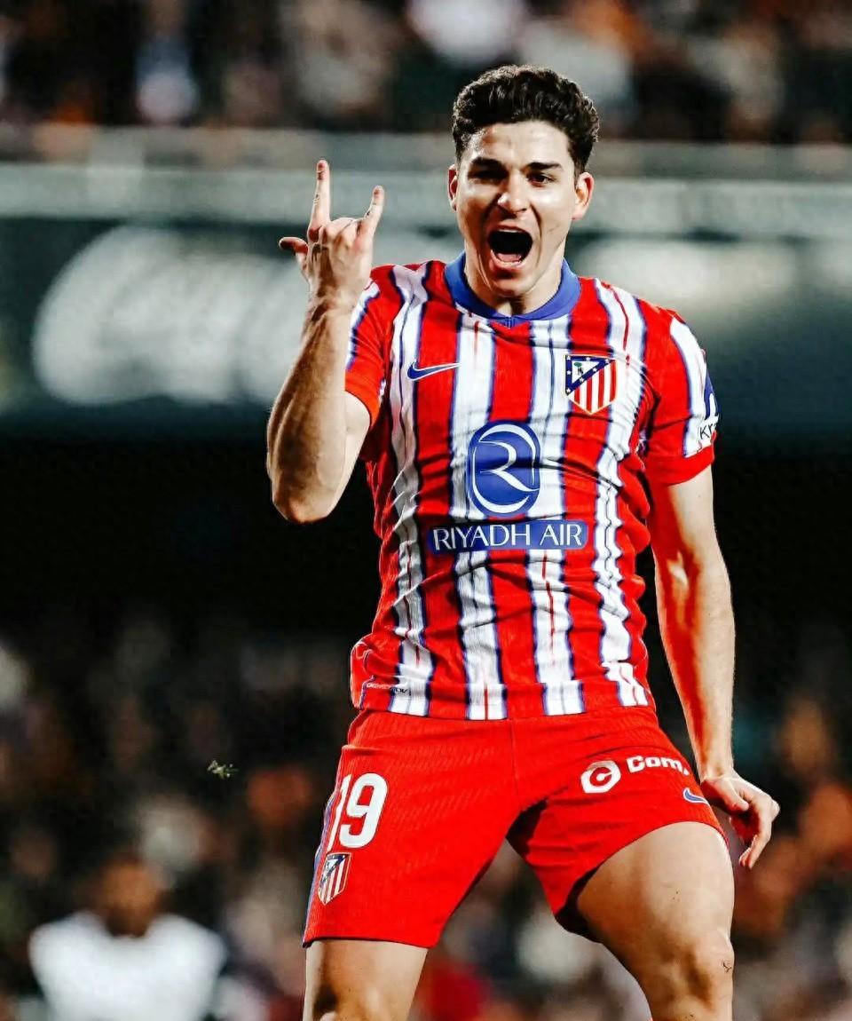 包含曝巴萨有意阿尔瓦雷斯但球员将留队马竞也无意出售球员的词条