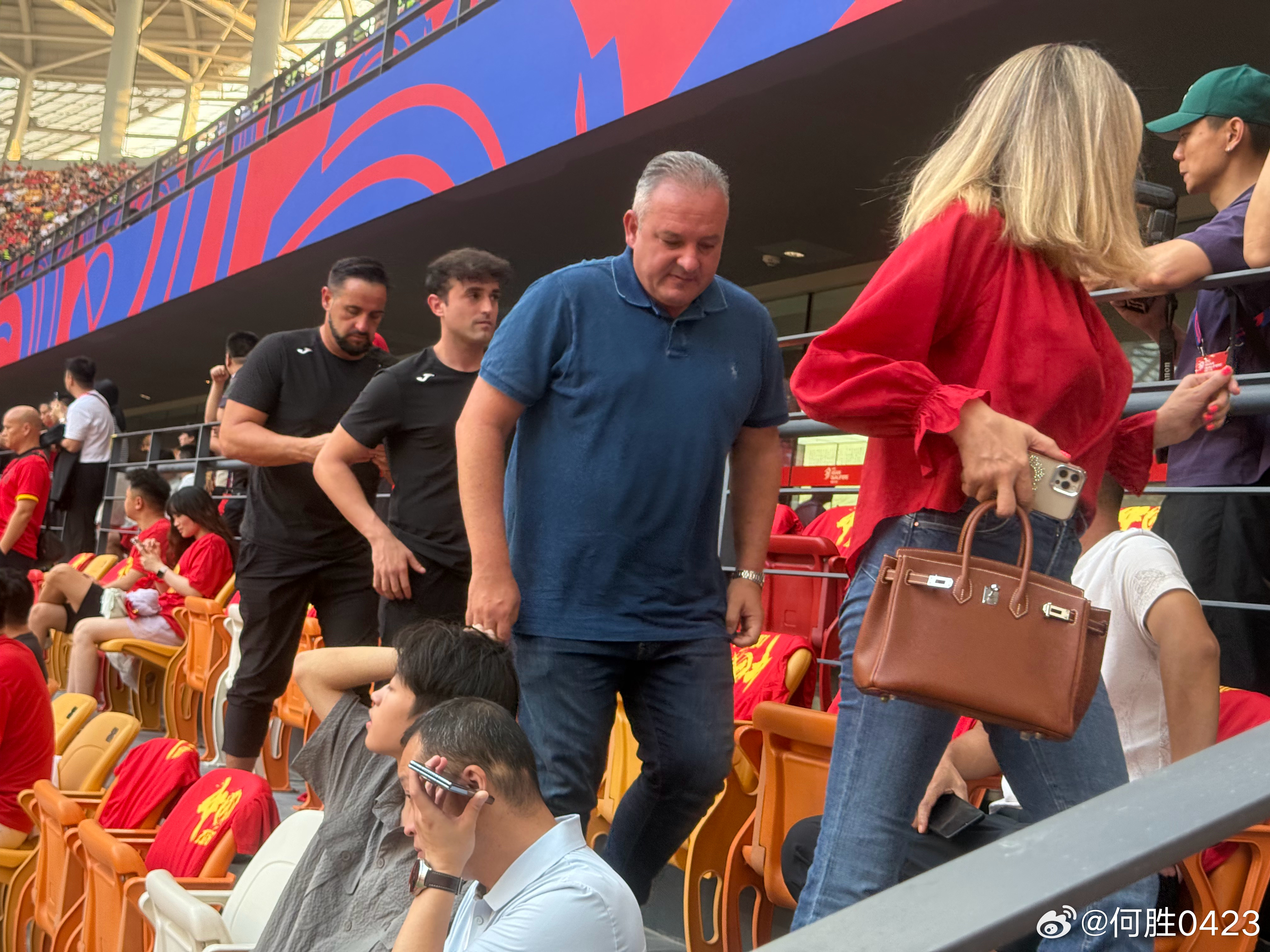 央视不转播国足在重庆的比赛国足VS巴林转播平台确认爱奇艺与咪咕的简单介绍