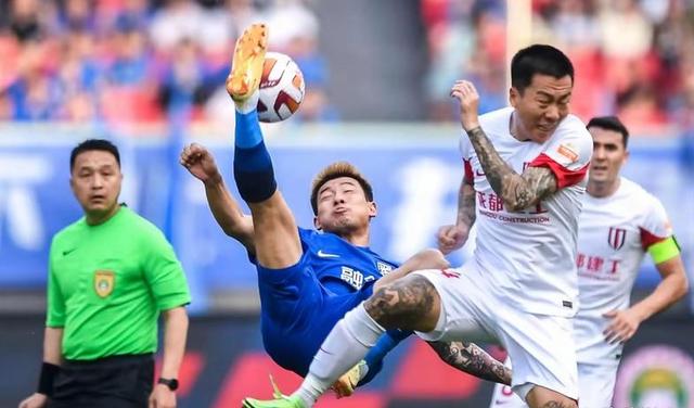 中超梅州客家2-4上海海港刘若钒献传射莱昂纳多、加布里埃尔破门的简单介绍