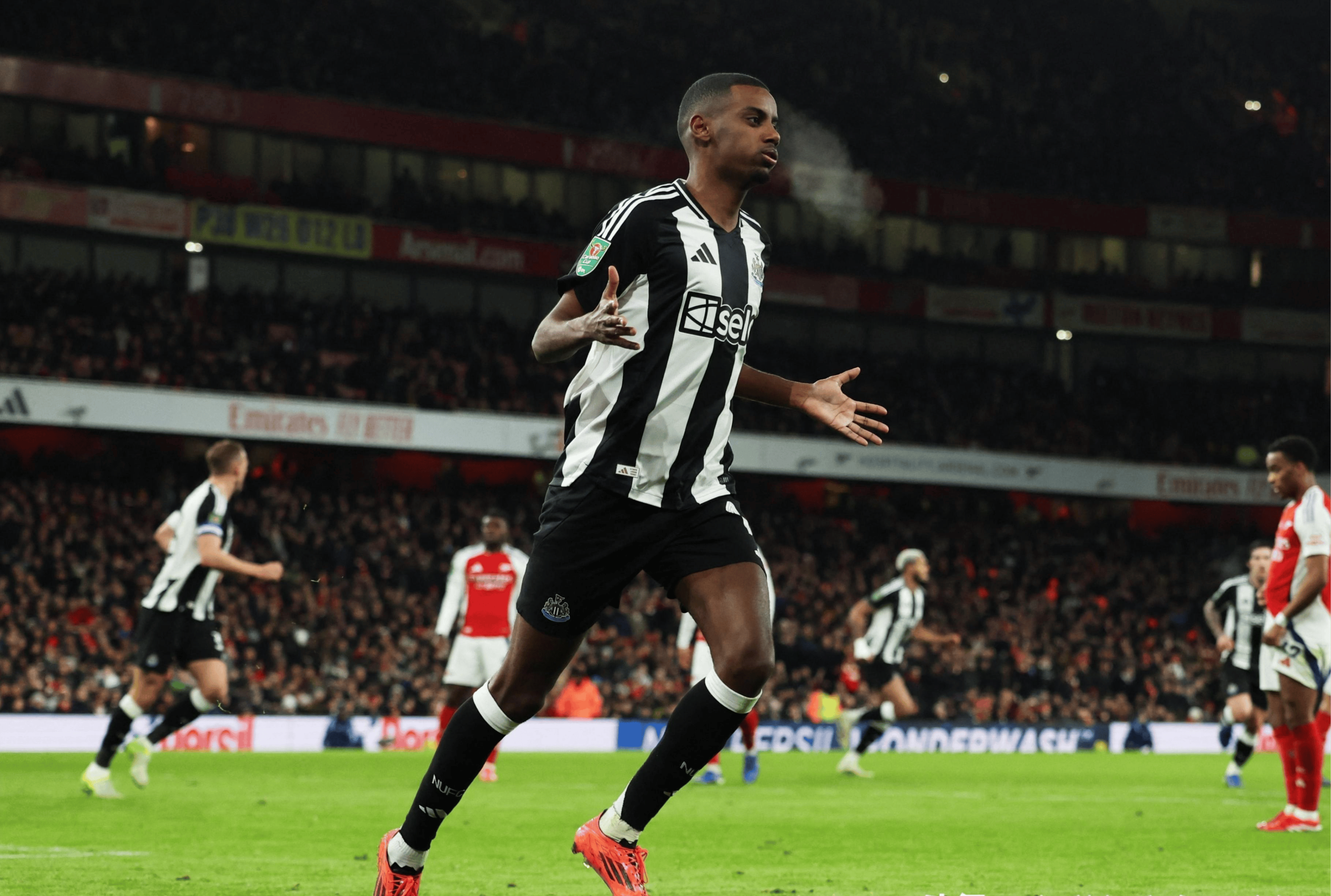 曝利物浦报价伊萨克被接受总金额1.3亿镑