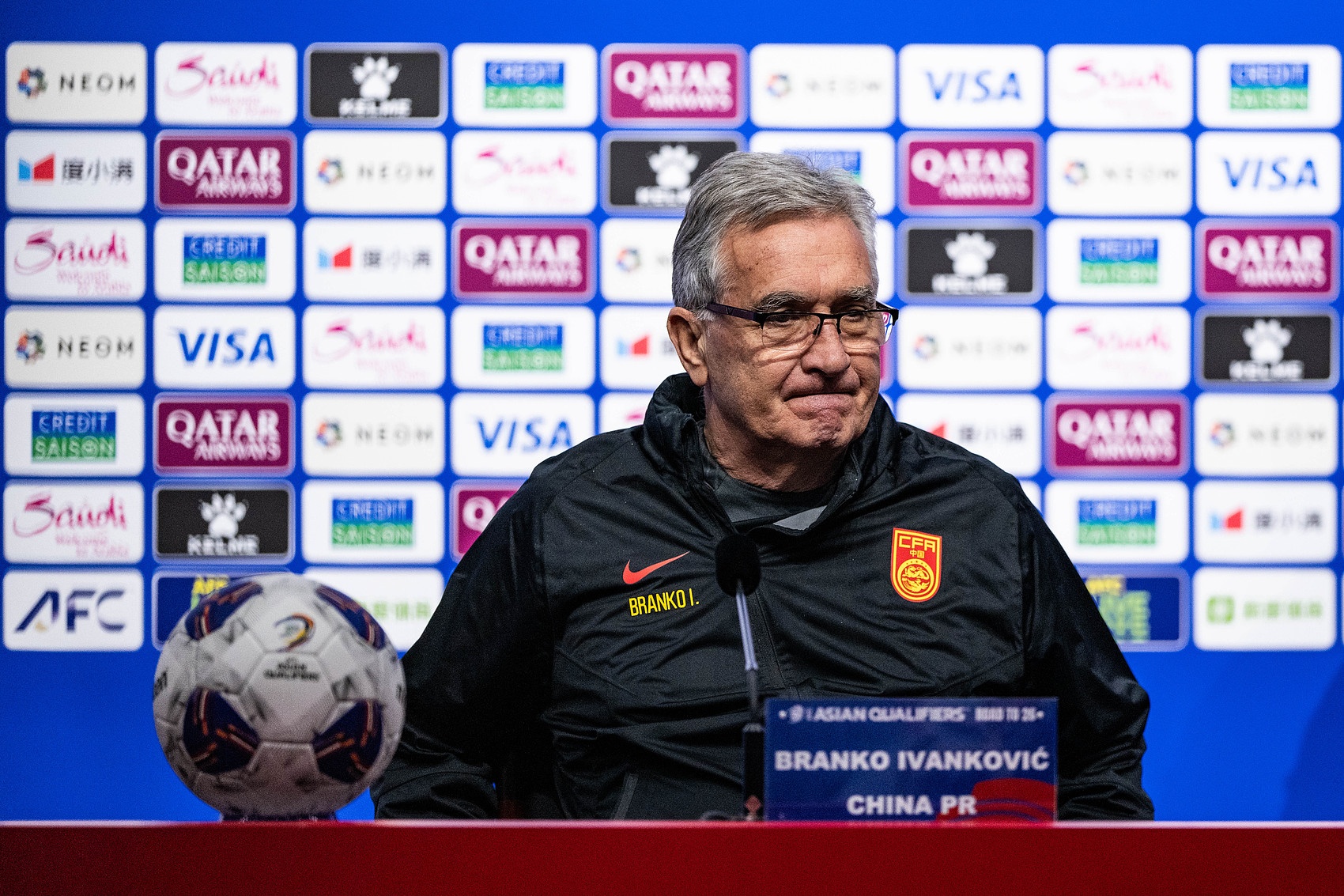 关于媒体：国足选帅需摒弃条框久尔科维奇待定的信息