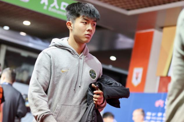 浙江队王钰栋伤情赛后被送往医院检查的简单介绍 第2张 浙江队王钰栋伤情赛后被送往医院检查的简单介绍 第2张