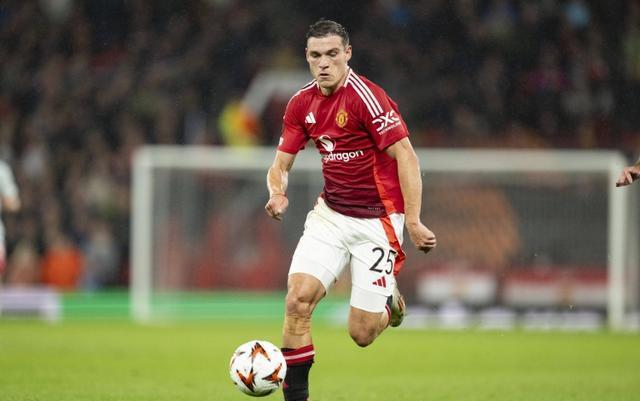 乌加特：我渴望赢得曼联首发球员随国家队备战的简单介绍  第2张