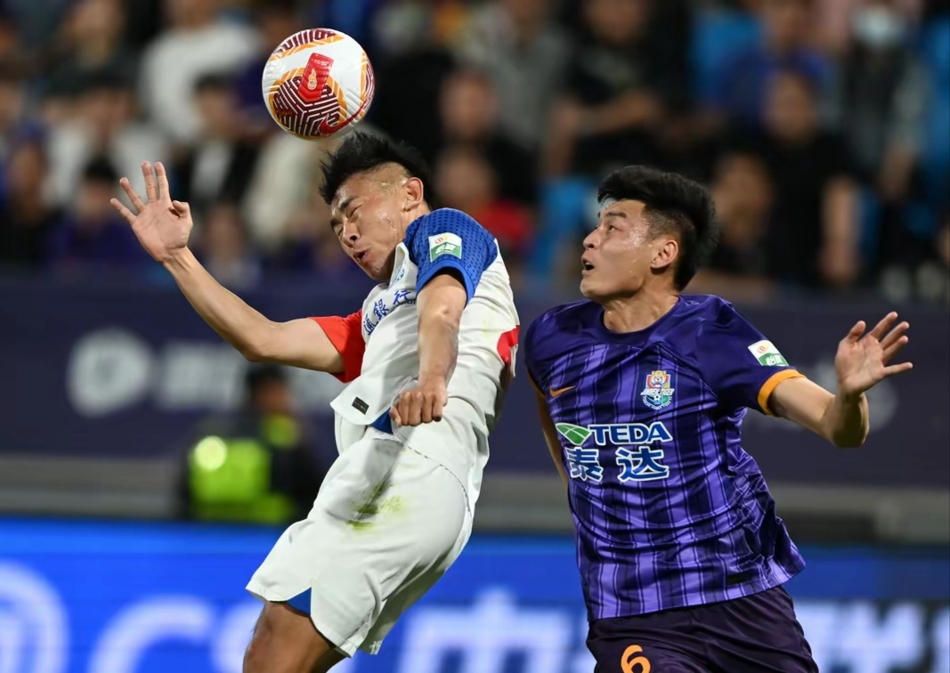 包含中超青岛西海岸1-2上海申花吴曦点射建功于汉超破门的词条  第2张