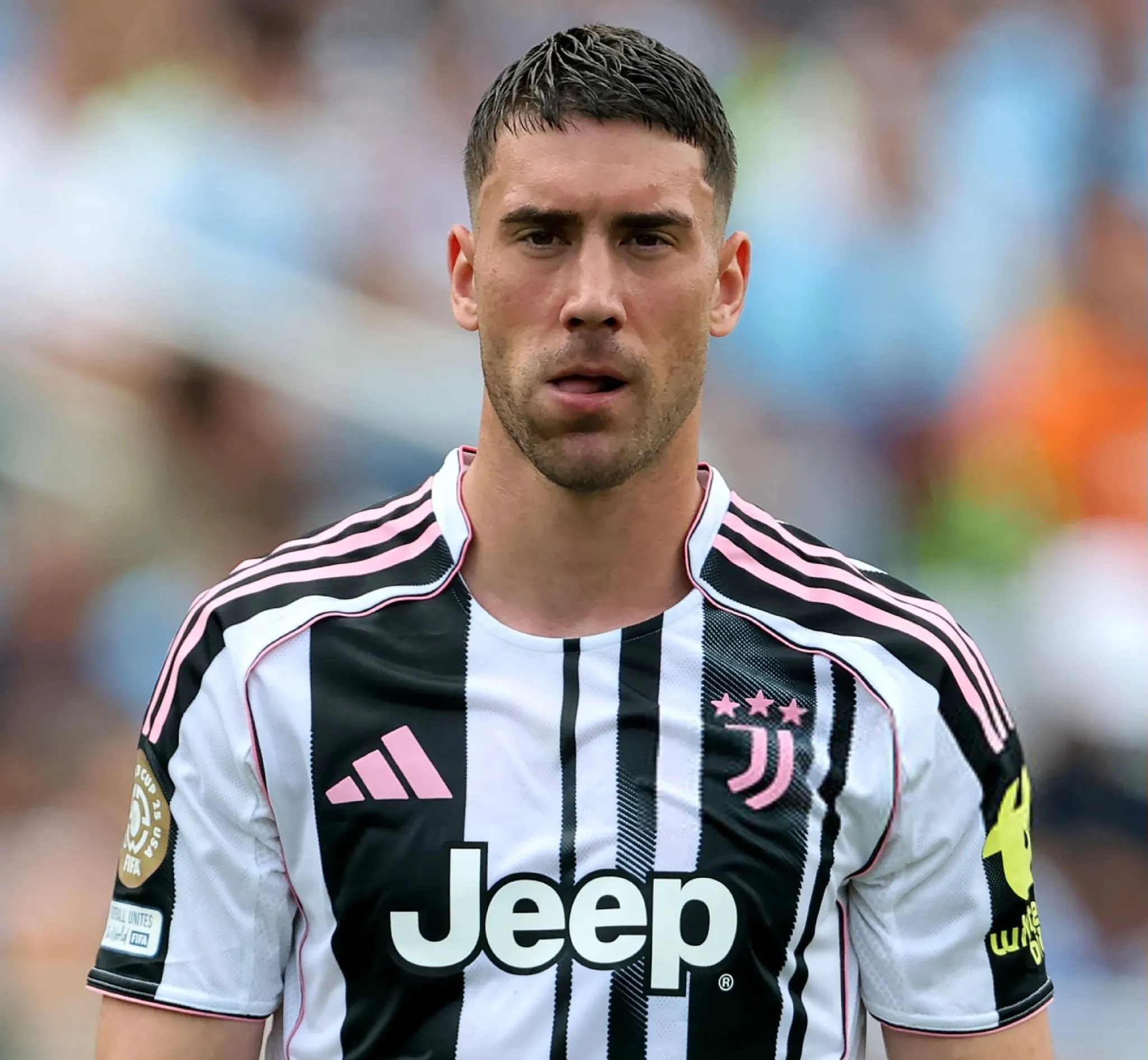 包含尤文图斯球员抱怨极端天气多人要求被换下的词条