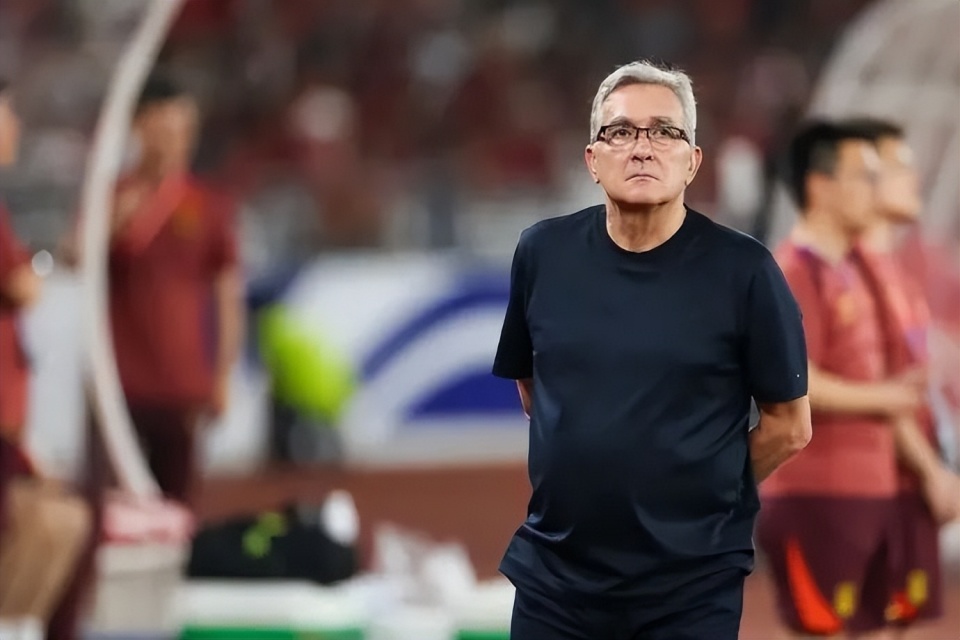 伊万否认批评中国足协和球员与足协的合同自动终止的简单介绍  第2张