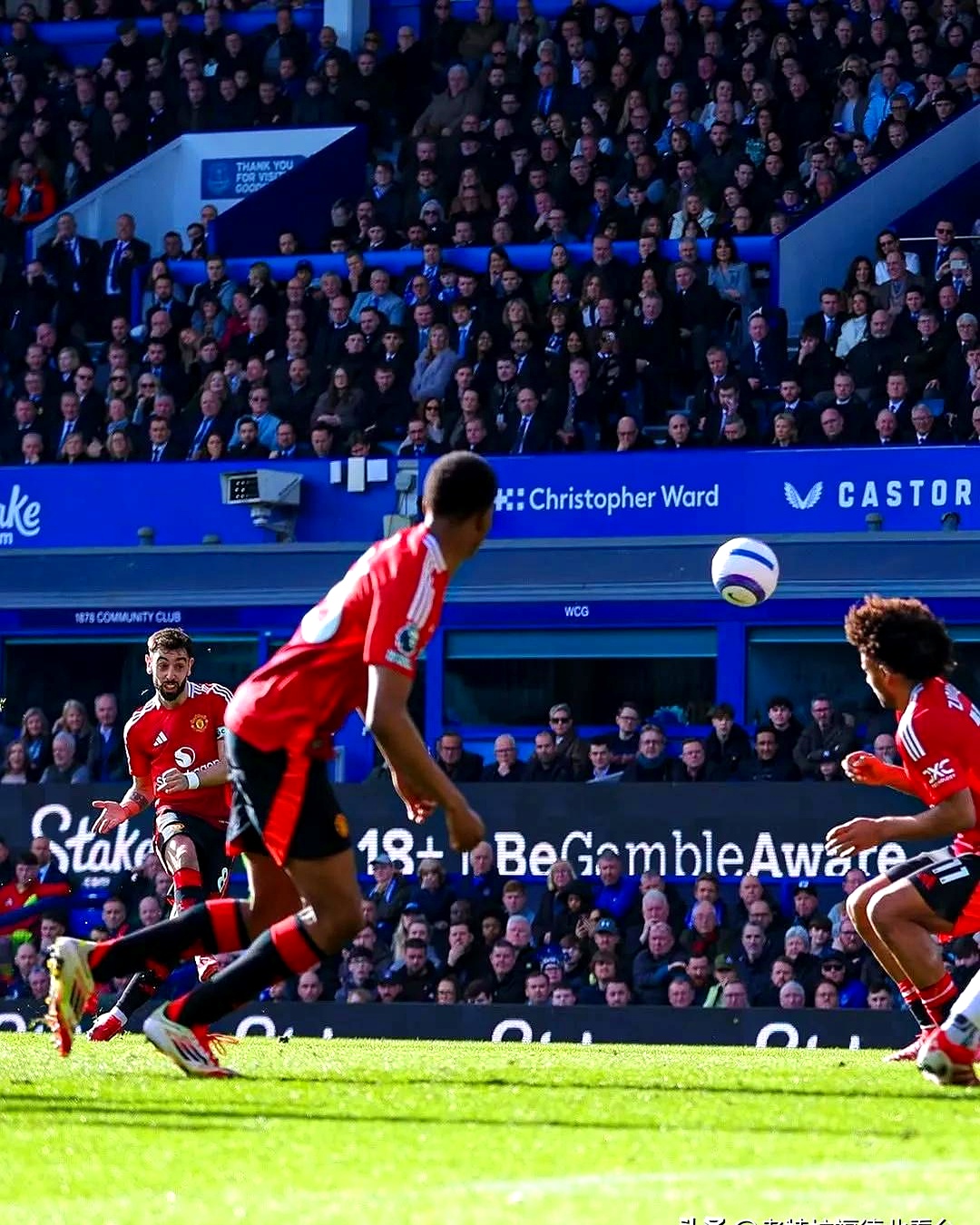 关于外媒：曼联目前面临三个问题红魔赛季开局不佳的信息