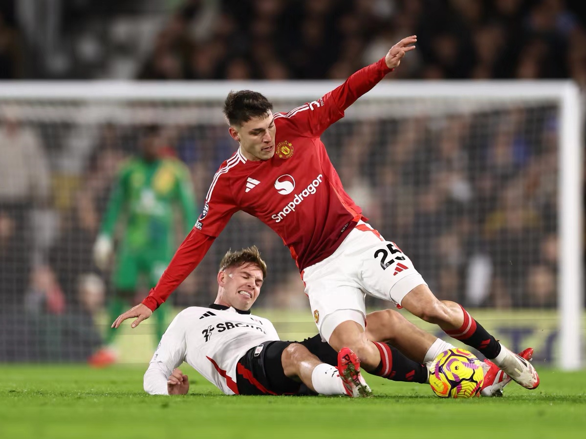 曼联取得英超三连胜红魔状态回升  第2张