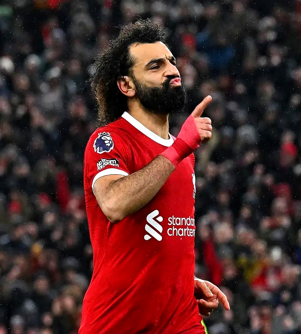 关于萨拉赫连续两场欧冠被放替补状态下滑地位岌岌可危的信息  第1张